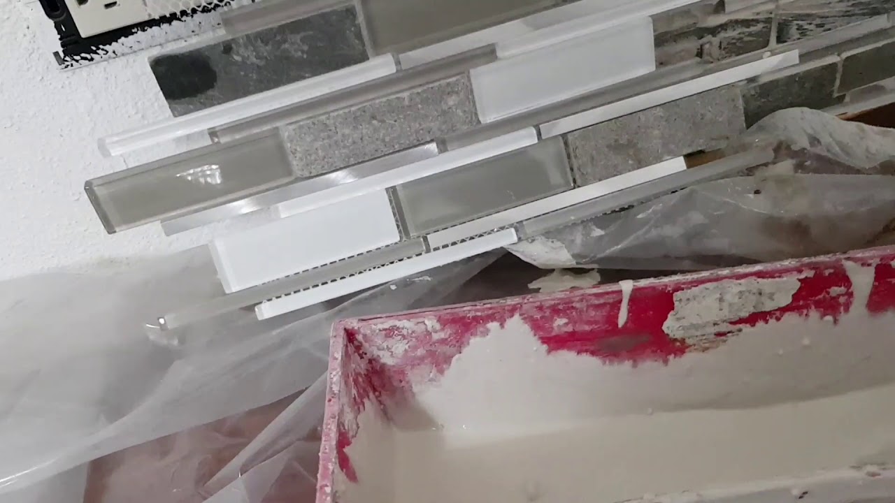 Como instalar salpicadero para cocina (mosaico en cristal) - Backsplash tile installation