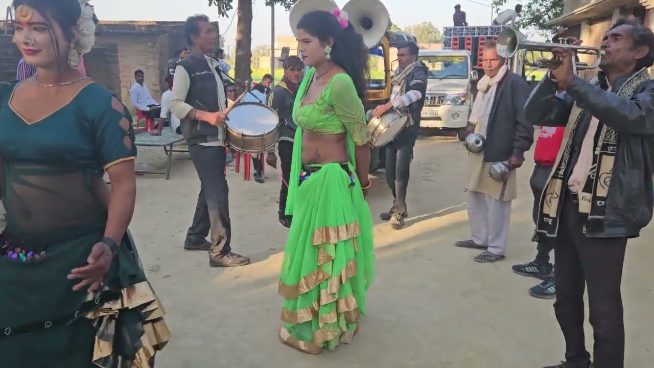 बंद पार्टी का ऐसा डांस आपने कभी नहीं देखा होगा। #dance @ranjanayadav5559 
