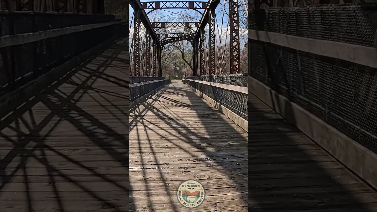 Walking the White Pine Trail South, Sunny Fall Hike | Short 1 | 