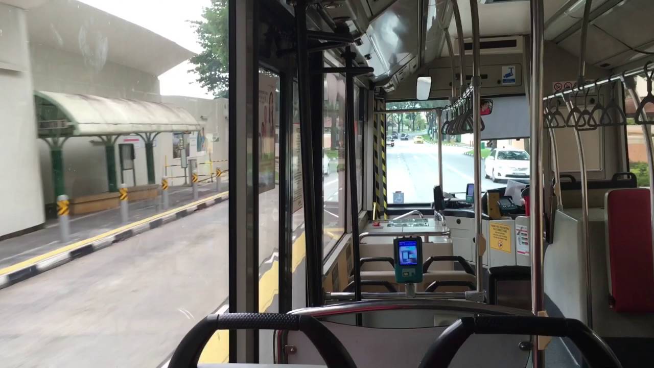 [SMRT] Mercedes Benz OC500LE Gemilang - SMB30Z on 979M