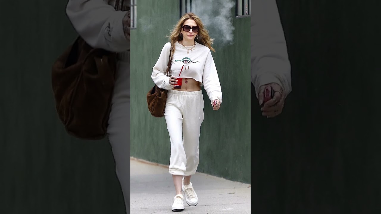 Paris Jackson heading to a meeting in LA 