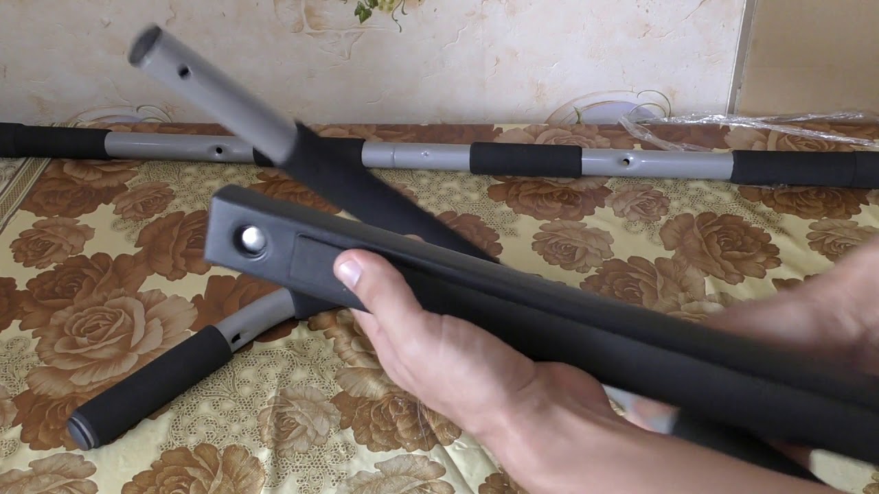 Horizontal bar from Iron Gym