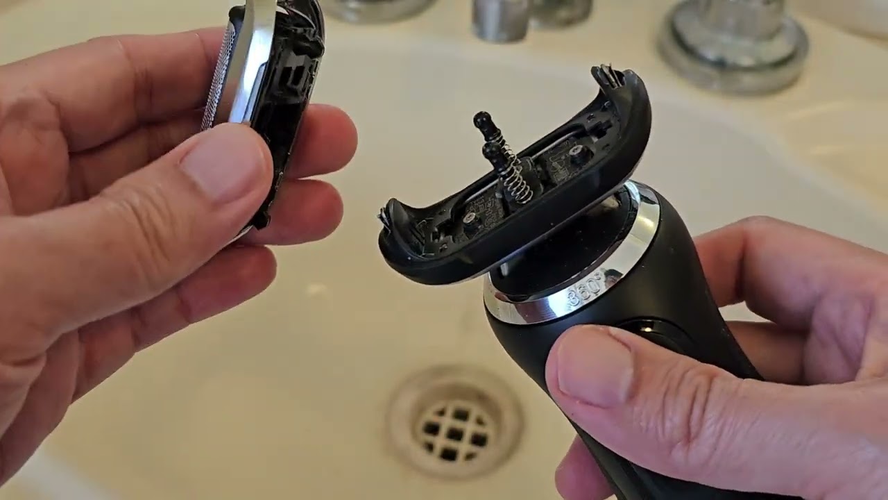 Cleaning of Braun Series 7 7020s Flex Electric Razor for Men