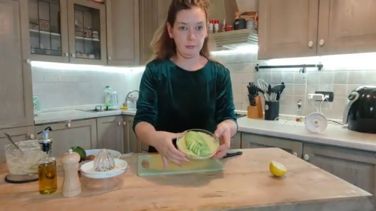 HUMMUS DI CECI E AVOCADO