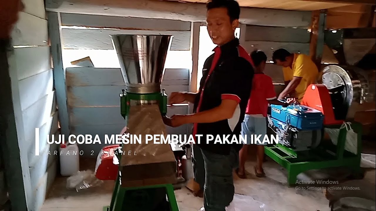 UJI COBA MESIN PEMBUAT PAKAN IKAN / PELET