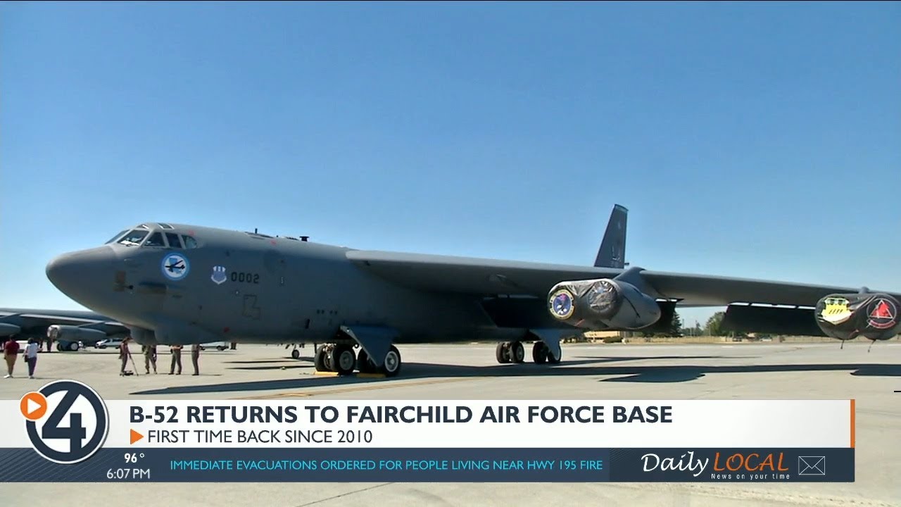 B-52 Returns to Fairchild AFB