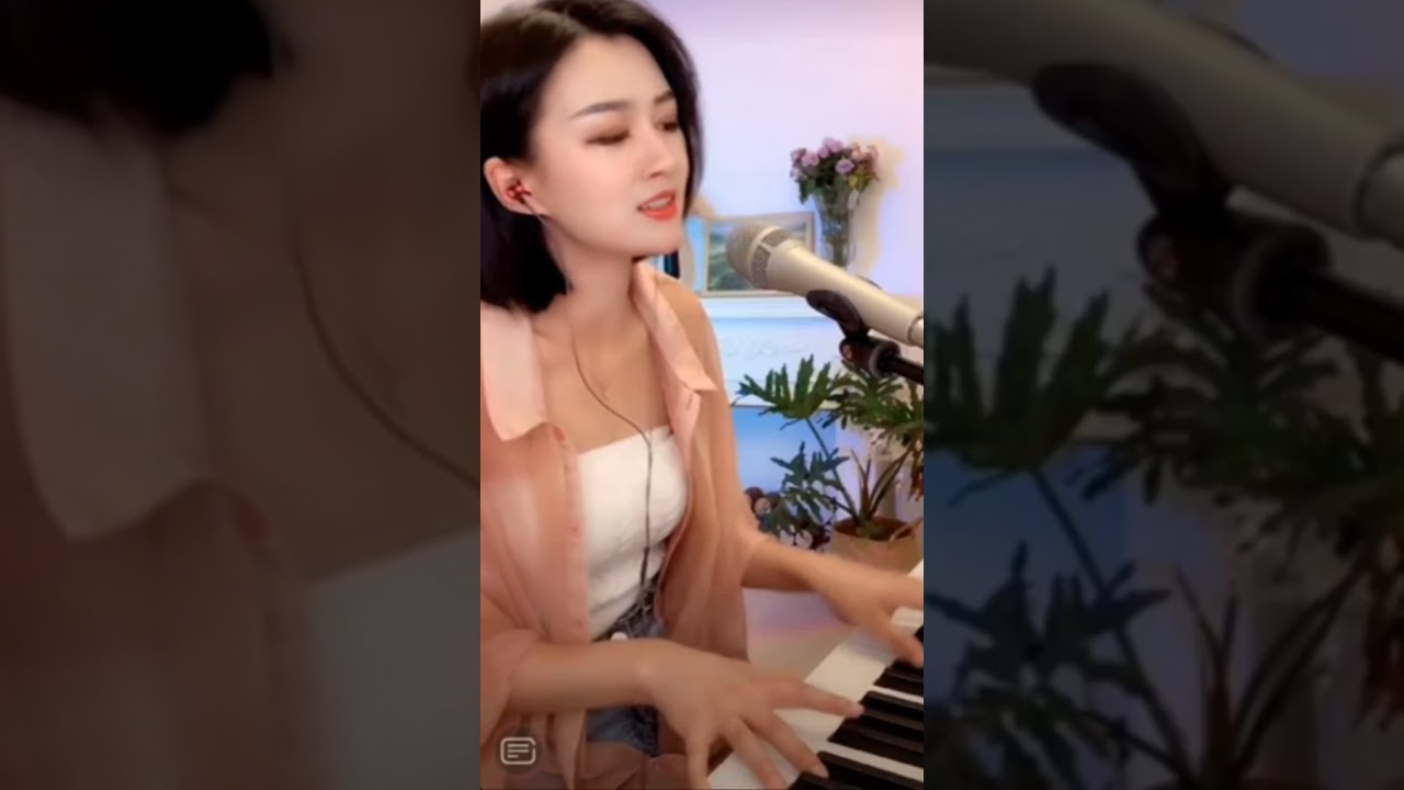 《我只在乎你》美女藍萬 鋼琴彈唱