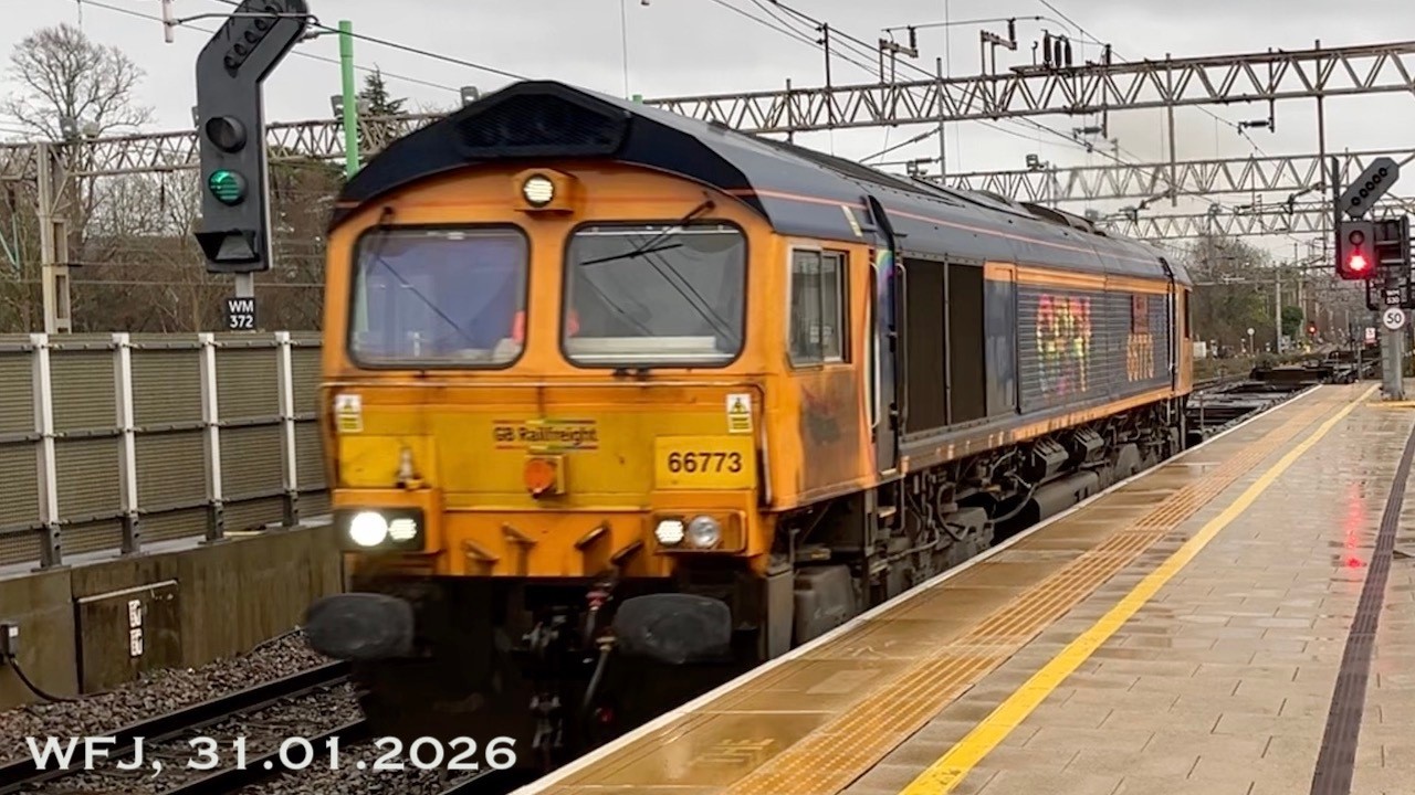 Trains at Watford Junction, 31.01.2026