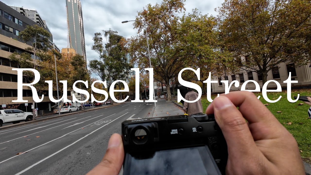 Exploring Melbourne's Autumn through Street Photography