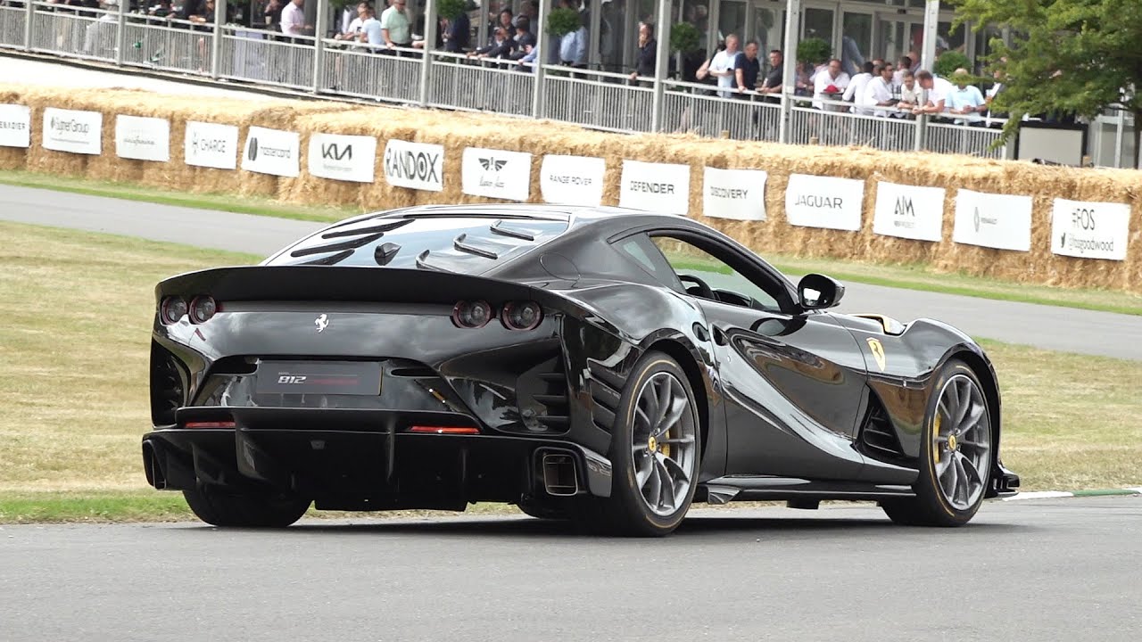 Ferrari 812 Competizione - Full Throttle Accelerations, Fly By's & PURE ENGINE SOUNDS!