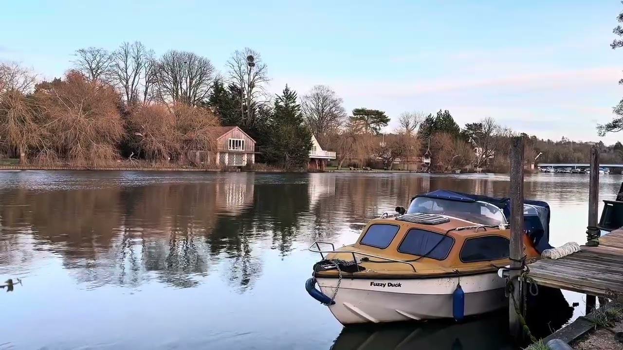 Peaceful River Thames in Cookham 🌿🚤
