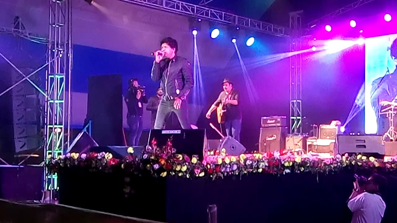 Ajab Si - KK live ||The most romantic voice ever|| at Silchar Medical College