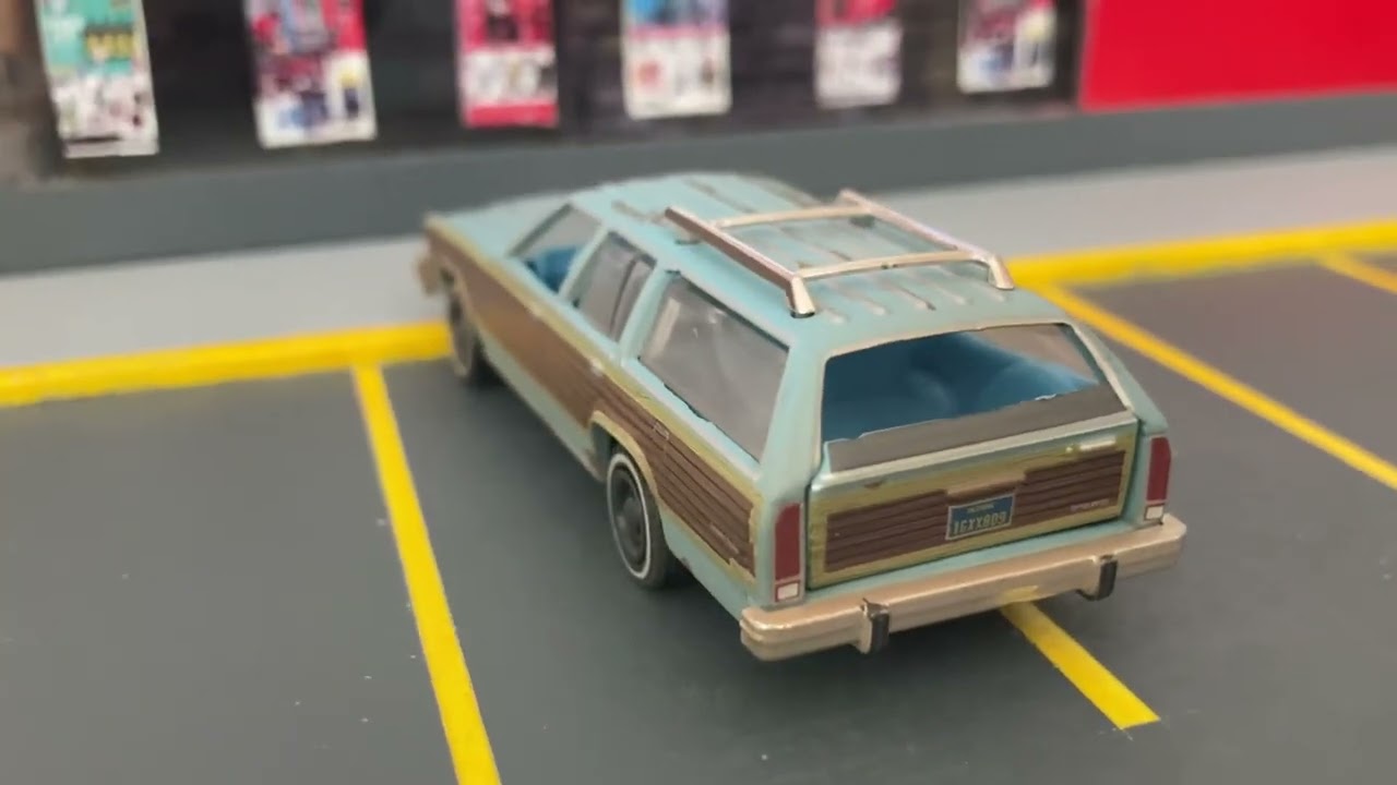 1979 Ford LTD Country Squire by Terminator 2; 1/64 Greenlight.