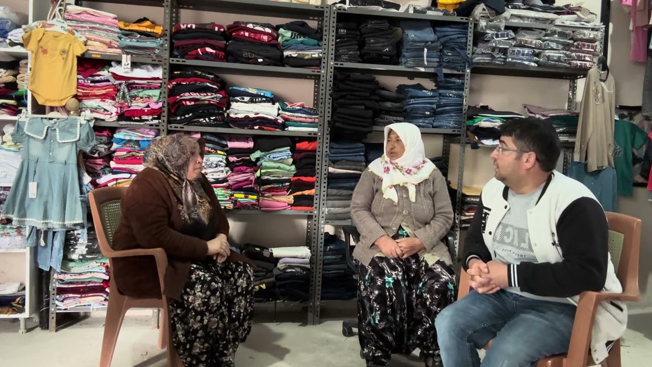 İş çikişi kimlerle sohbet ettik ümüş ablamın tuhafiyesinden oturduk sohbet ettik