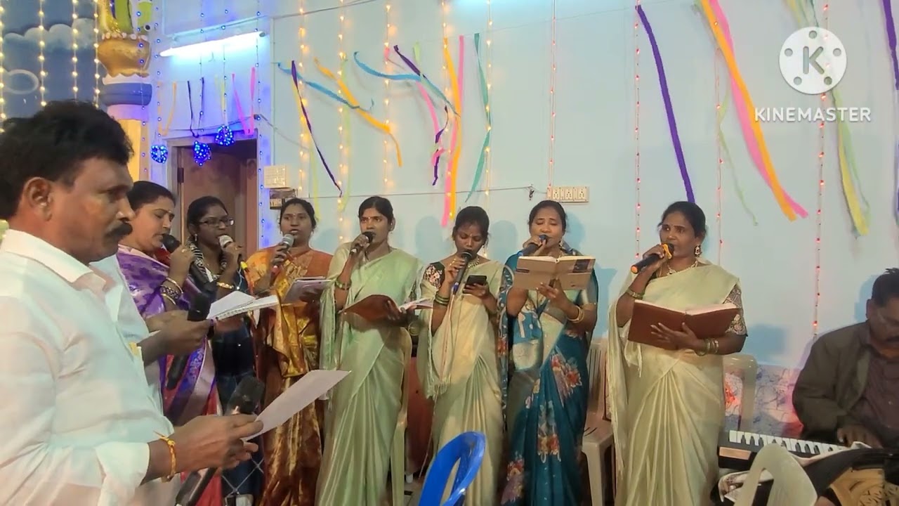 ఆదిలో వాక్కు ఉండెను.వాక్కు దేవుని వద్ద ఉండెను.ఆ వాక్కే దేవుడై ఉండెను.