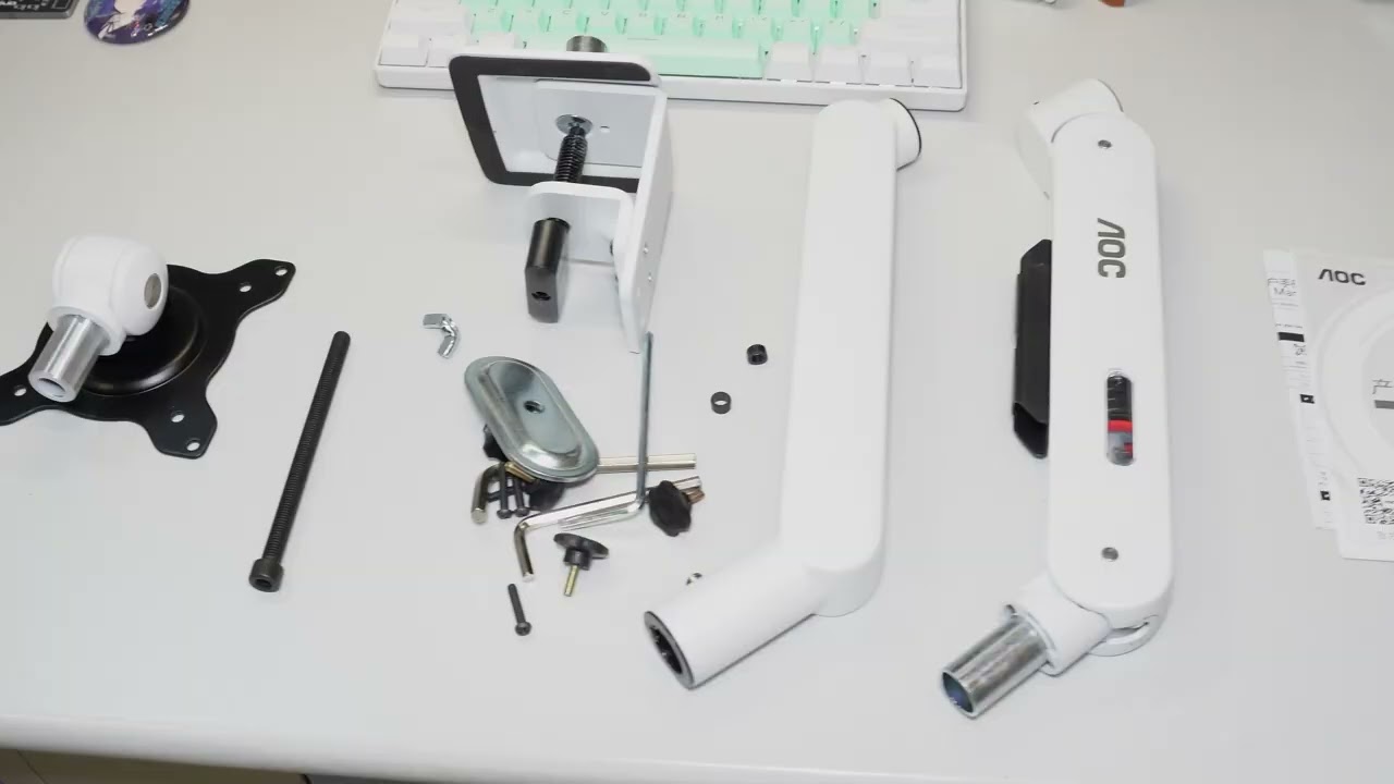 桌后有棱也能用 | 你离完美桌面只差一个显示器支架 | AOC AM500PLUS显示器支架上手体验