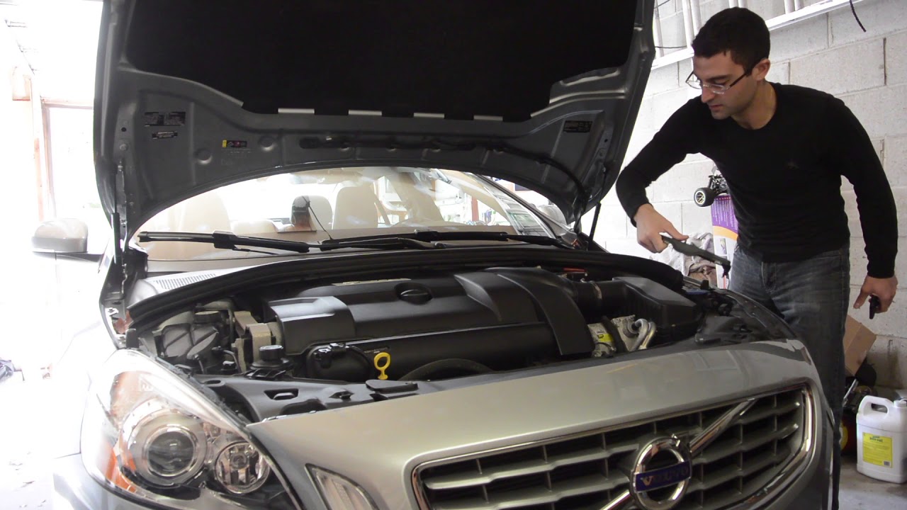 Как заменить аккумулятор в Volvo S60 и XC60 — Замена аккумулятора автомобиля
