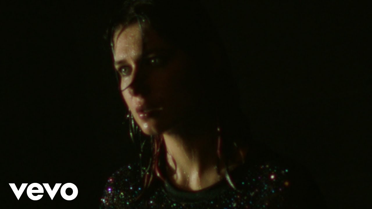 Baby Queen - Feel Something (Official Visualiser)