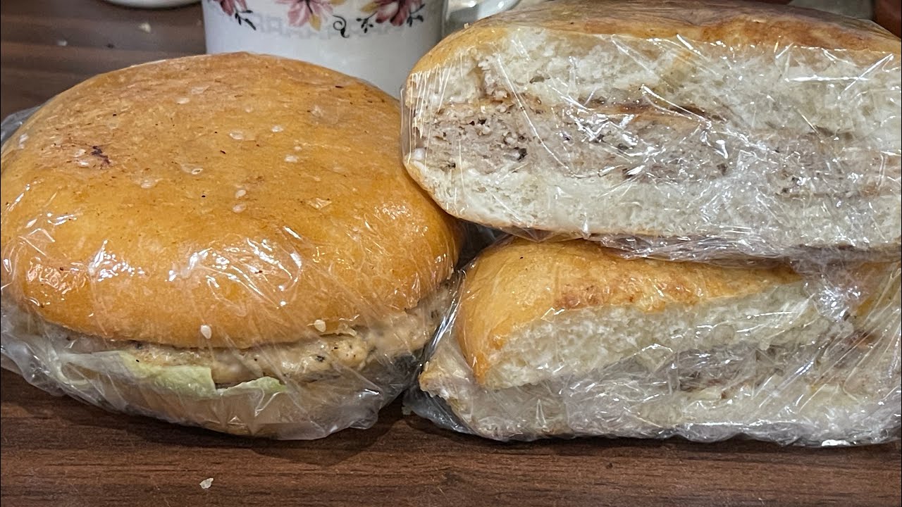 Make lunchtime fun with this homemade chicken patty burger 🍔