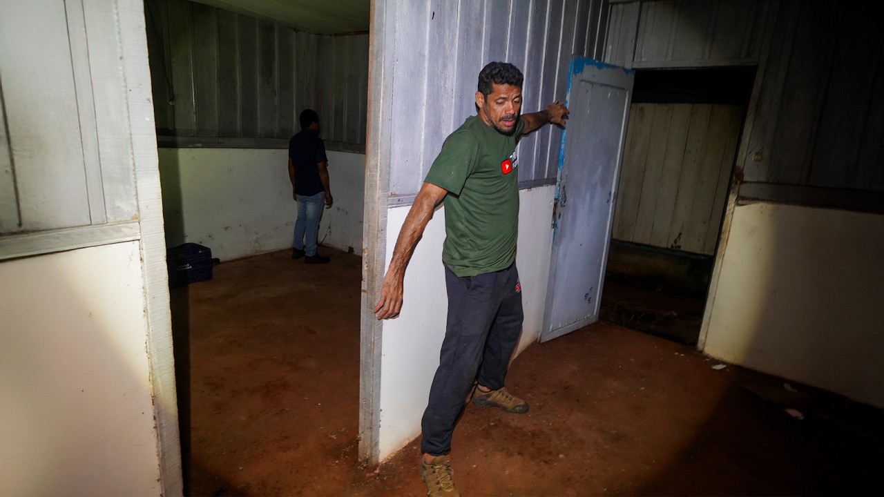 FOI DESESPERADOR, FICARMOS DENTRO DA CASA COM O ZELADOR
