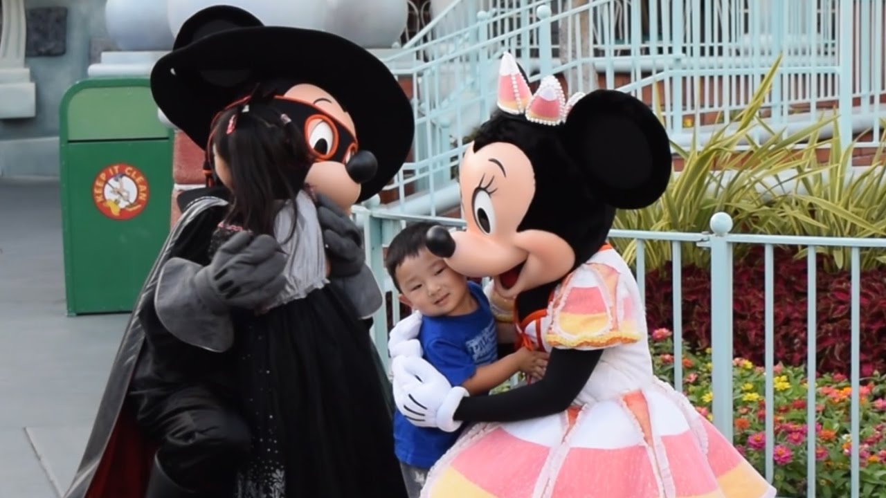 Meet Mickey, Minnie, Donald, Daisy & Goofy at Mickey's Halloween Party 2016, Disneyland Park