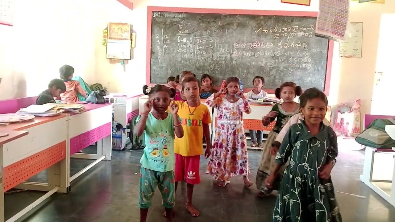 Gunithalam gunithalam song#1st class Telugu #