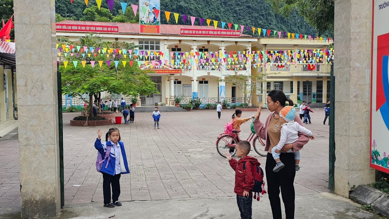 Back to School Day: Khoi and Quynh Nhu's Joy and Happiness