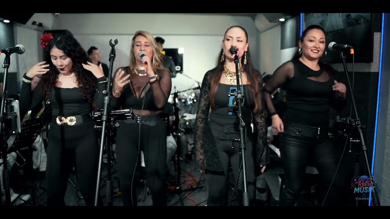 LA RETRO MUSIK - MEDLEY KAROL G. Director: NELSON ROZO