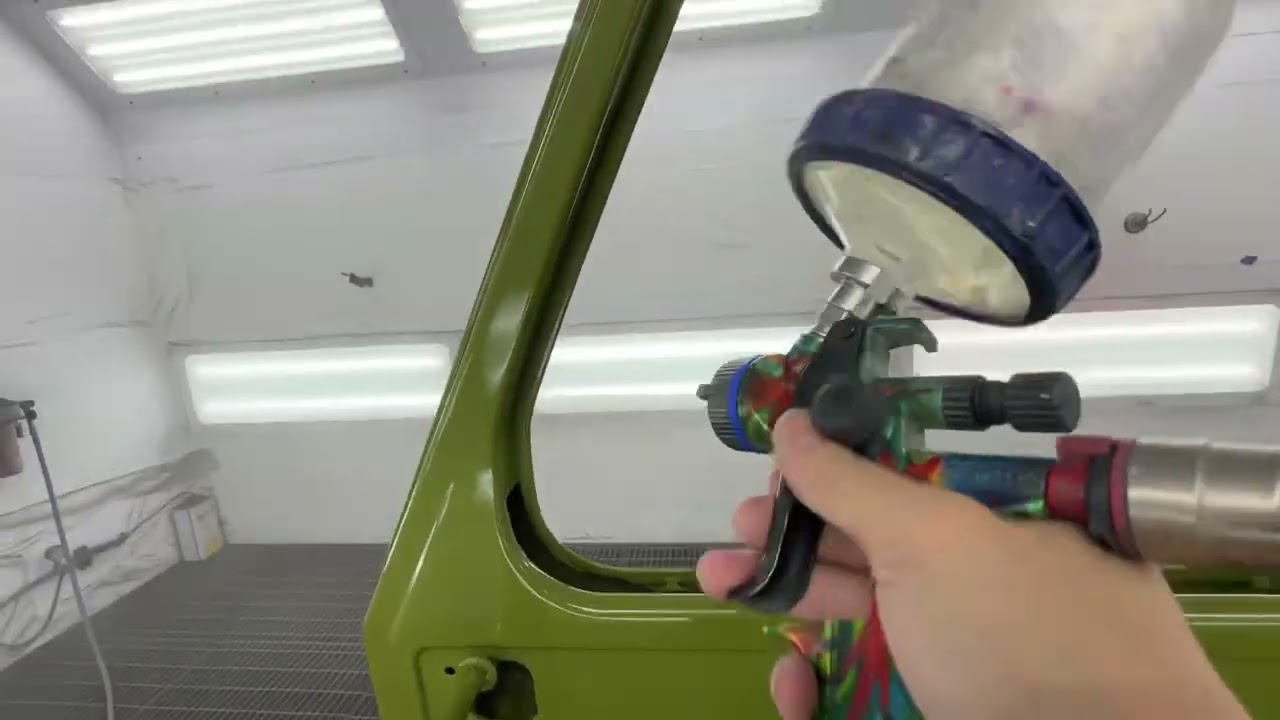 Glasurit 923-109 spraying is just that simple.