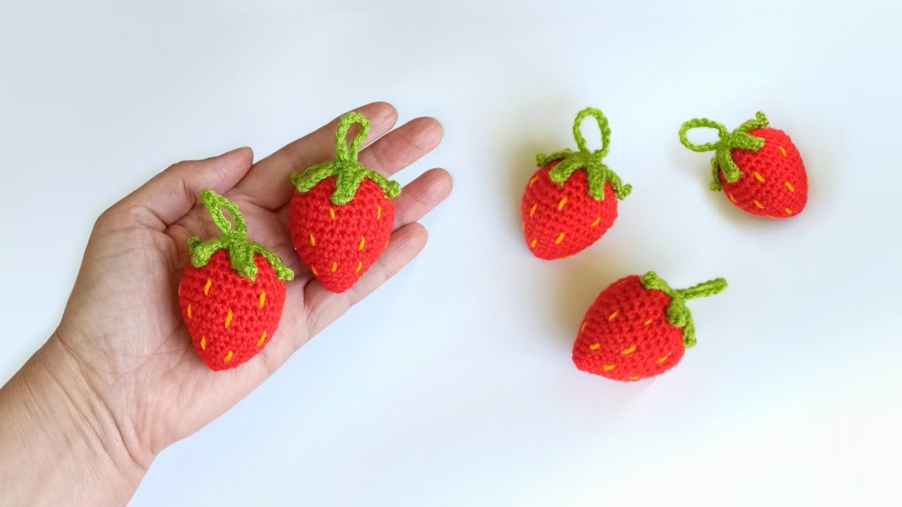 🍓 Как вязать Брелок Клубника крючком🍓Вязаная ягодка амигуруми🍓Вязаная еда крючком .