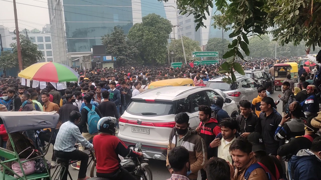 #SSC_GD_2021 #exam #NOIDA_SECTOR_62 STUDENTS RUSH AT EXAM CENTRE