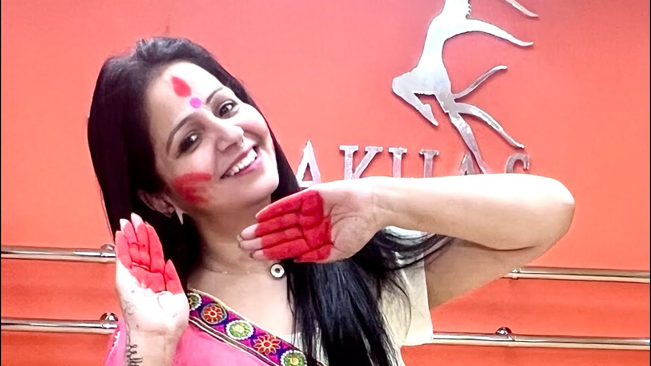 Jhulam kar dalo sitam kar dalo holi bhajan dance | vishakha verma #simpledancesteps #holidance