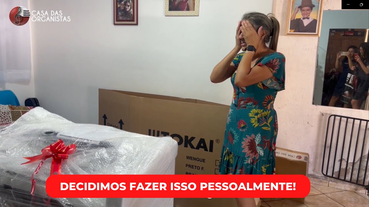 Ela veio de Minas Gerais comprar seu órgão Tokai, então decidimos fazer uma surpresa...