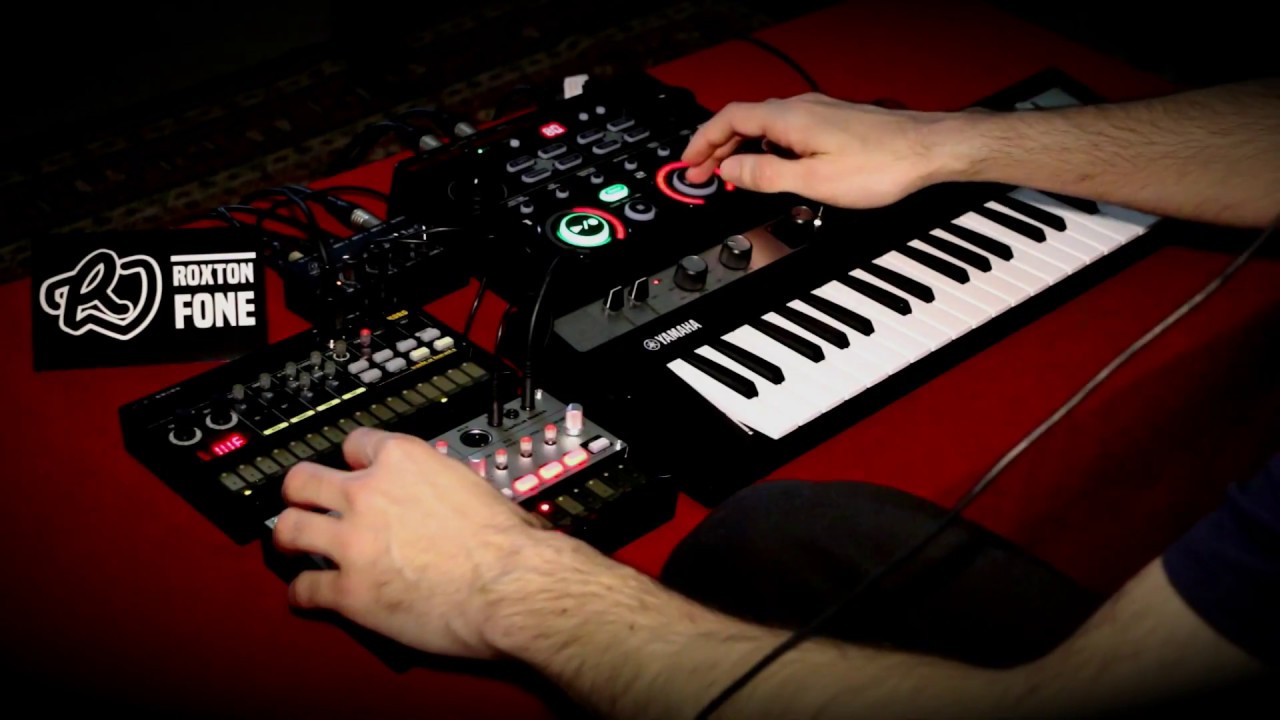 LIVE LOOP JAM - Yamaha Reface CP + Korg Volca (Bass Beats) + Boss RC-202 Looper - ELECTRO ROCK MUSIC