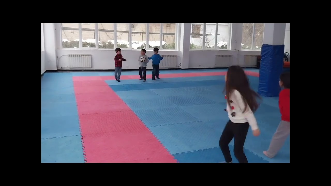 Խաղում ենք գործնագործ