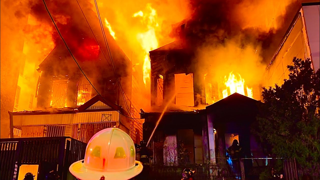 🌟HEAVY FIRE VACANT 🌟 FDNY Bronx 4th Alarm Box 2528 Fire Throughout 2 Vacant Private Dwellings