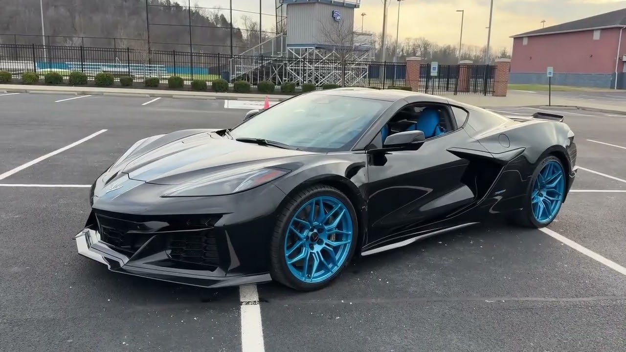 Racing Tracee 2025 Corvette E-Ray New Wheels