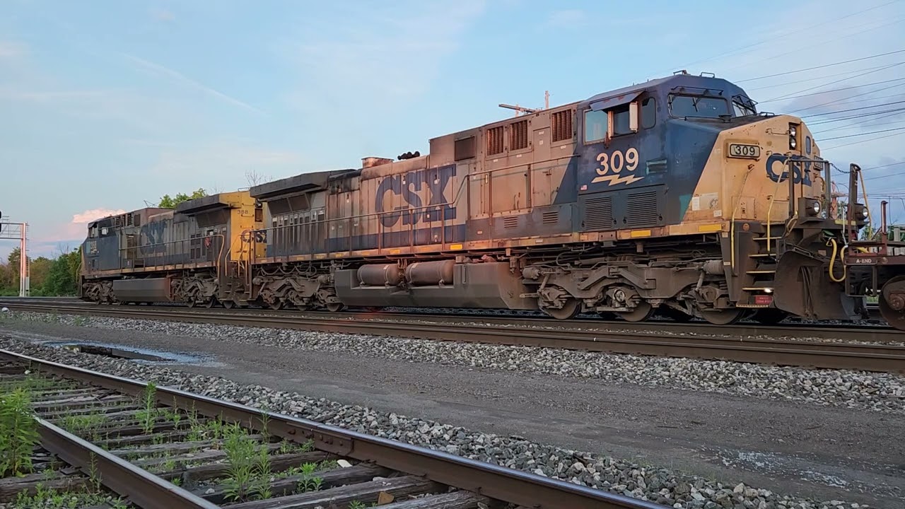 13 minutes of 2 GE AC44CWs at idle (Classic CSXT YN2 paint)