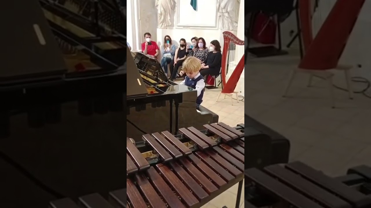 15/05/22 - Bimbo prodigio apre il Concorso Internazionale musicale Città di Penne