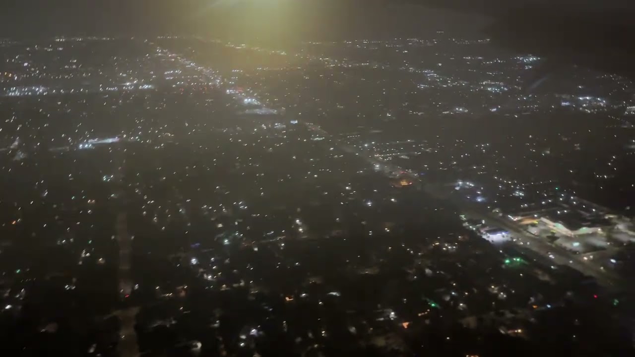 United B737 Landing in Los Angeles International Airport June 2025