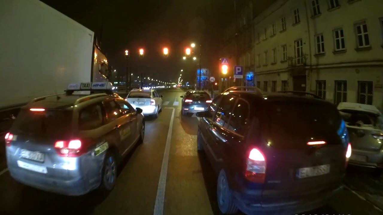Wciskanie, pouczanie, wyzywanie, spychanie i trącenie lusterkiem | EL 735ST