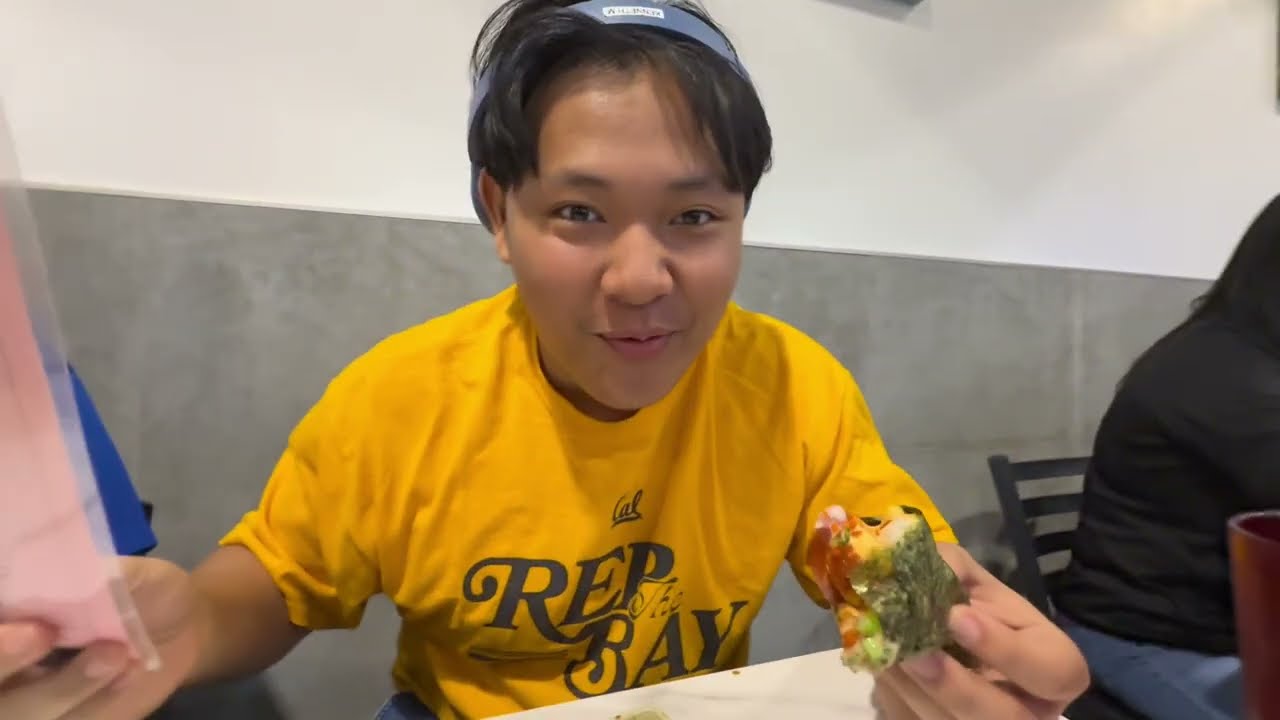 FIRST TIME TRYING SUSHI (GONE WRONG!!!)