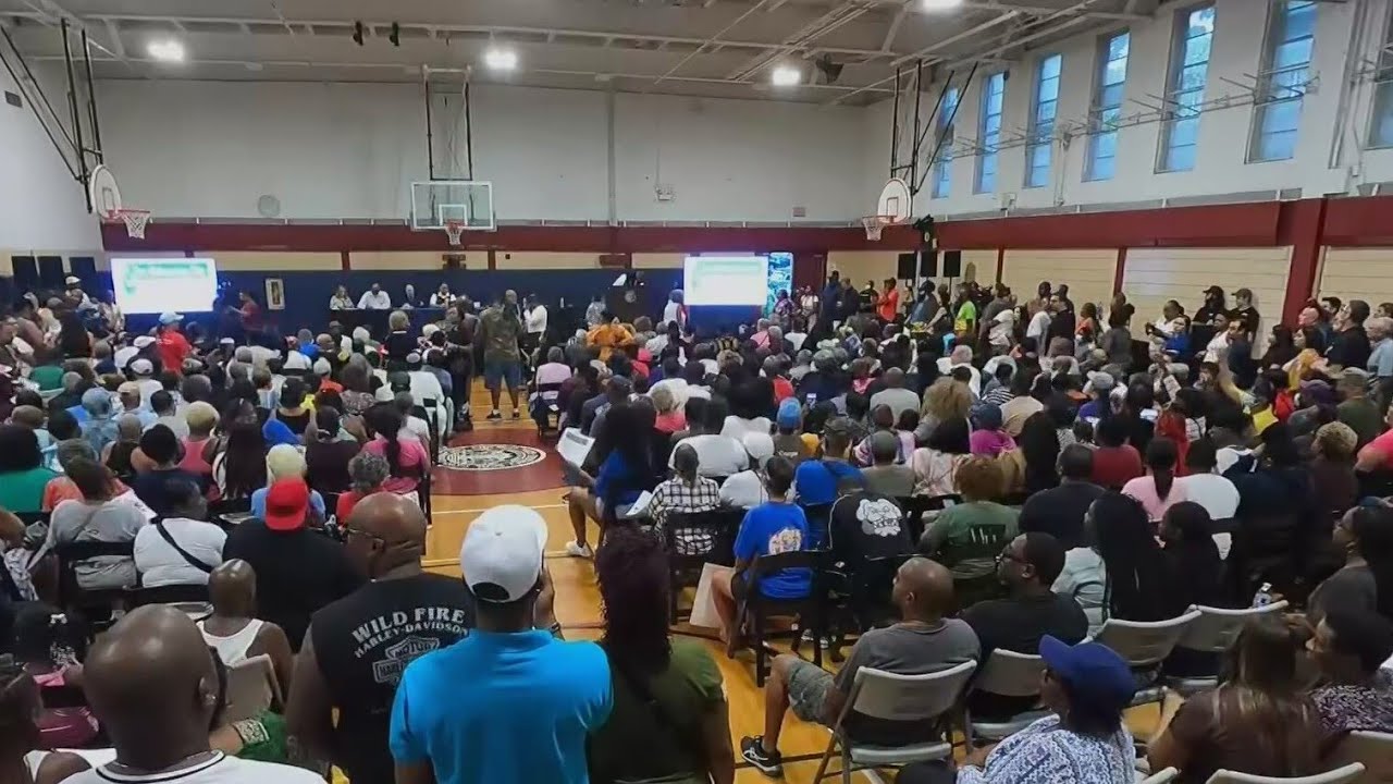 Residents boo officials at meeting on plans for migrant shelter at Chicago park