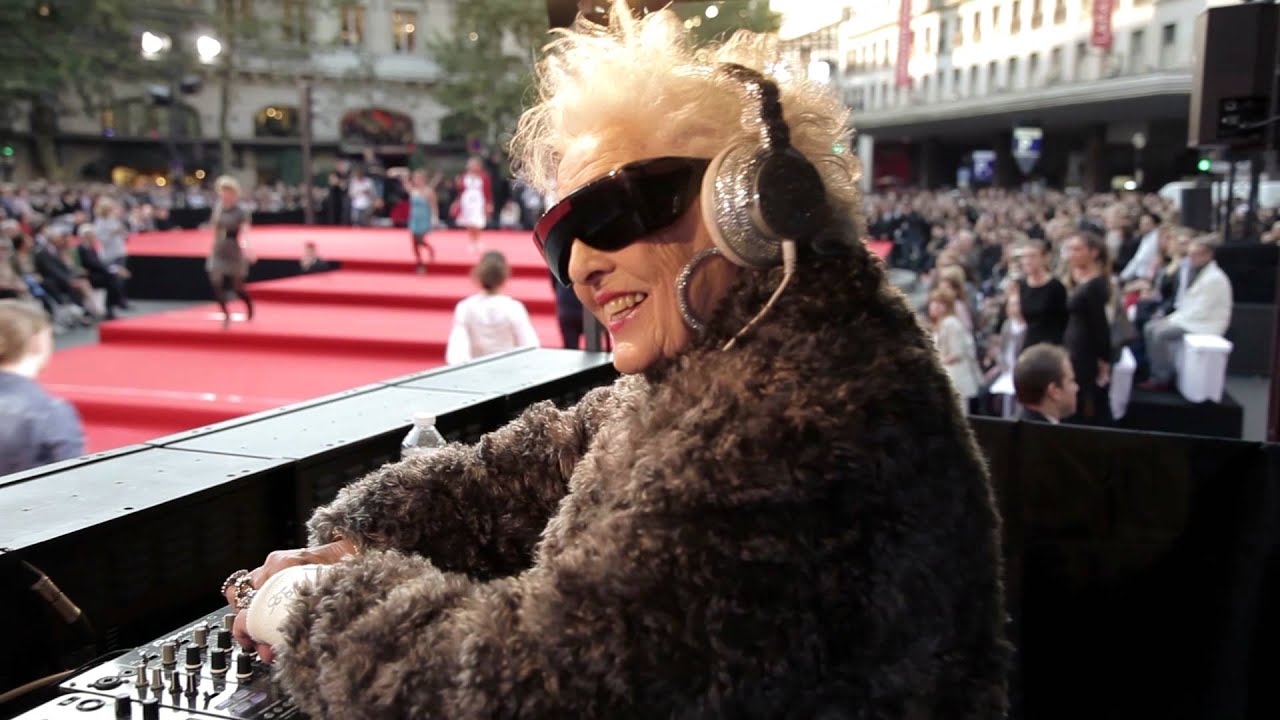 RUTH FLOWERS MAMY ROCK PARIS FASHION SHOW