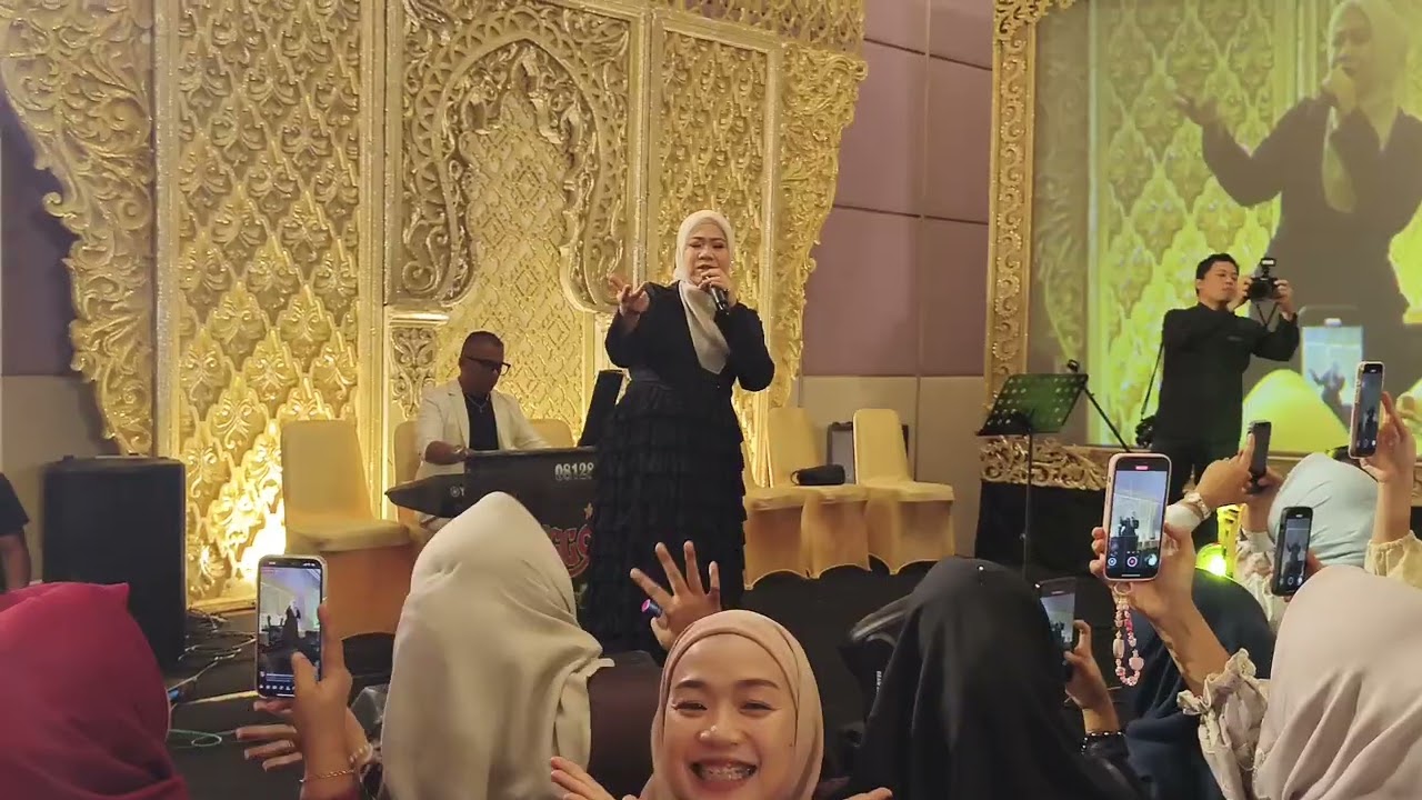 Resepsi pernikahan Anggi&naila.. RAyola