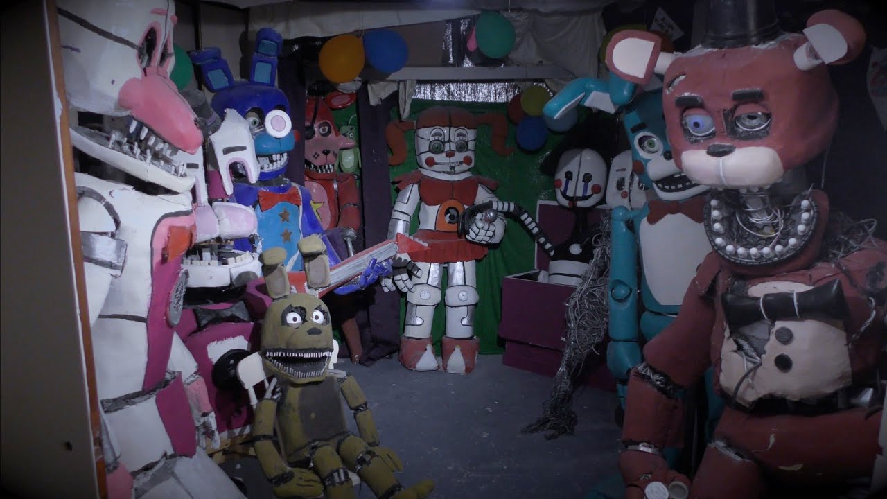 BIG FNAF PROP SHOWCASE | HANDCRAFTED PROPS : )