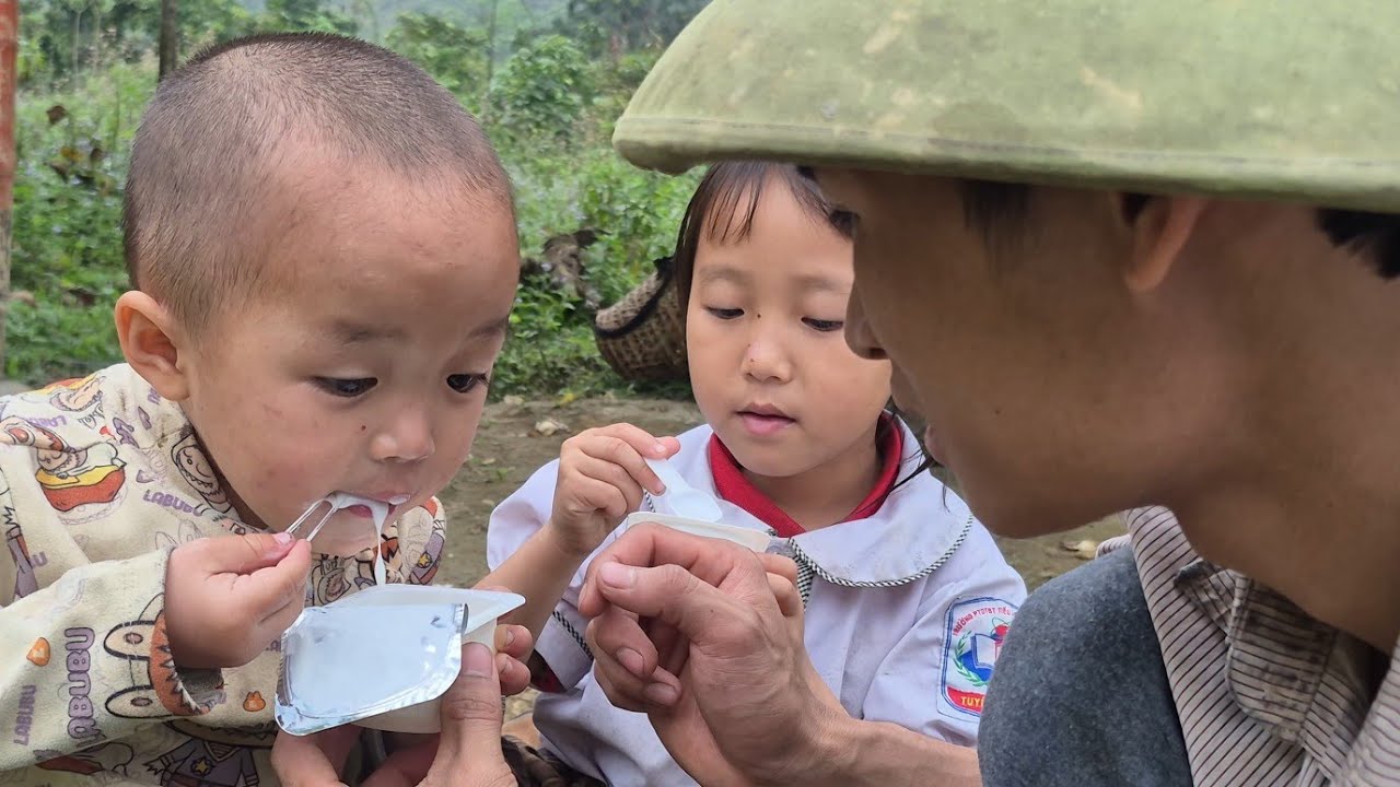 bé đi học chú chặt cây chuối lấy quả mang đi bán về cát tóc cho bé trai @bodonthan123