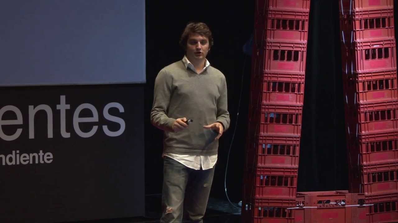 Una mirada sobre la educacion y tecnologia: Sebastian Szocs at TEDxAvCorrientes 2013