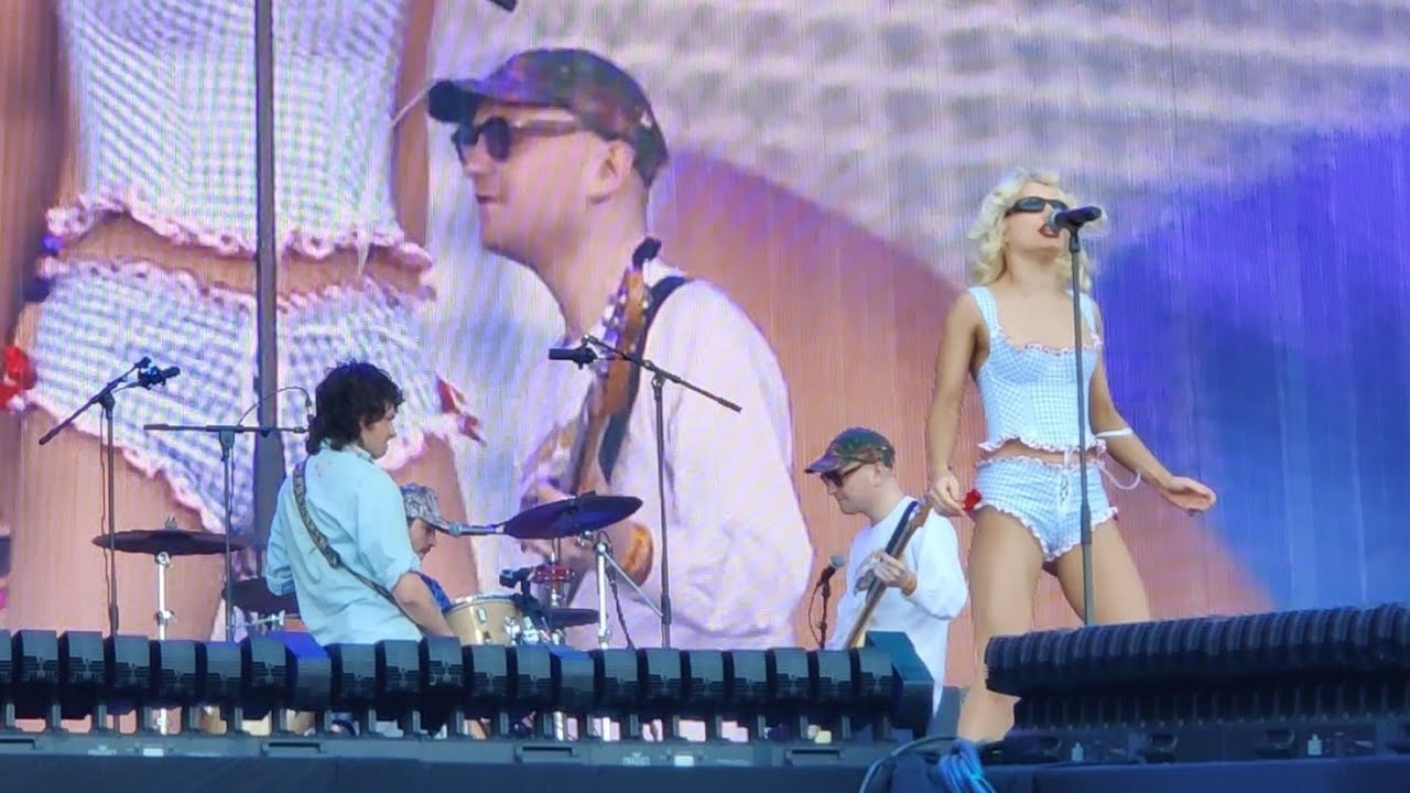 Amyl and The Sniffers - Security (live at Rock Werchter 2025) (front row, HD)