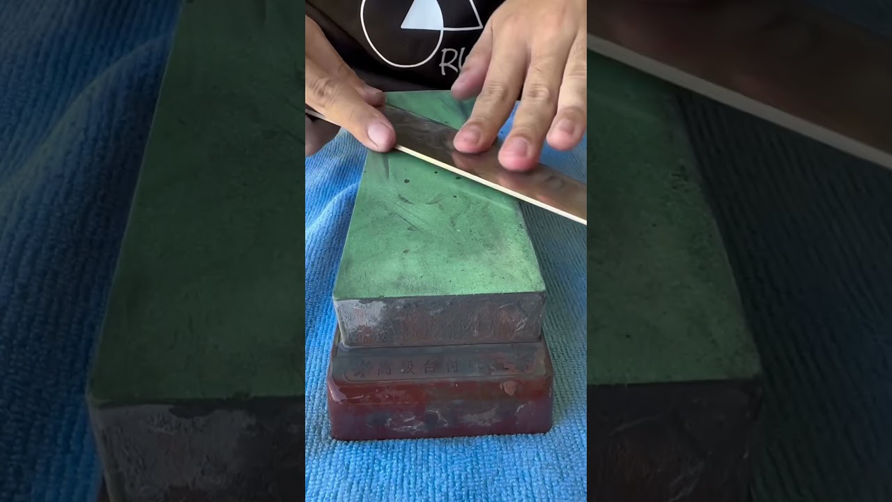 Thin sliced tomato. #fyp #knife #knives #knifesharpening #satisfying #tomato #sharp #kitchen